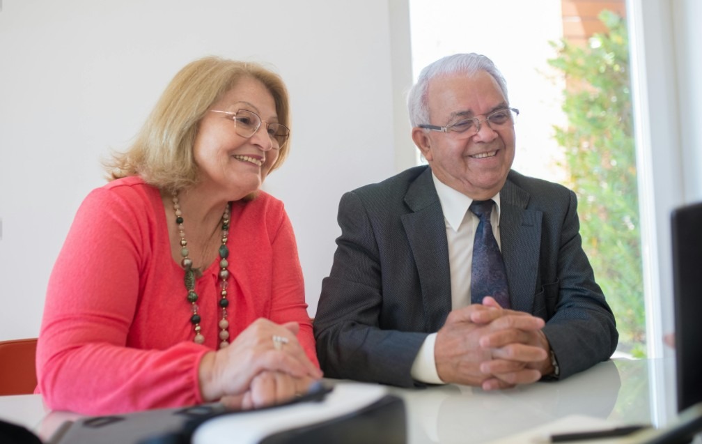 Family meeting with an estate planning attorney about setting up a non-grantor trust